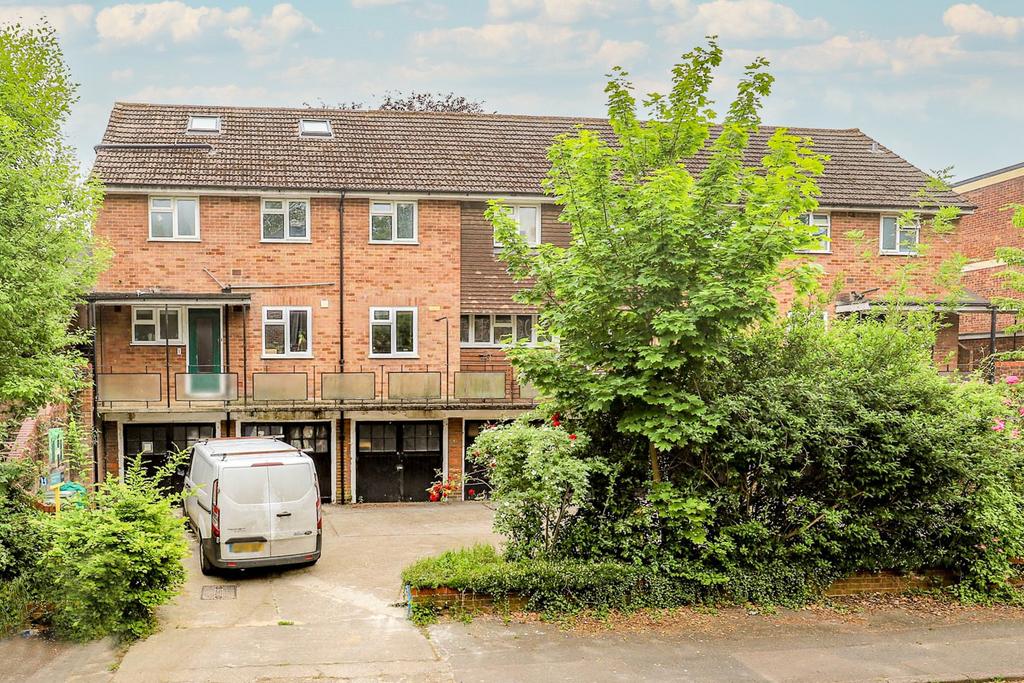 Dorcas Court, Old London Road, St Albans, Hertfordshire, AL1 1 bed