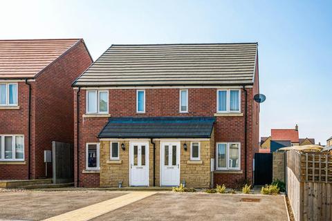 21 Gordon Marshall Close, Witney, OX29 7AT