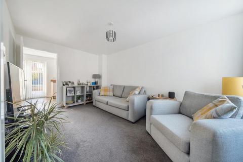 21 Gordon Marshall Close, Witney, OX29 7AT
