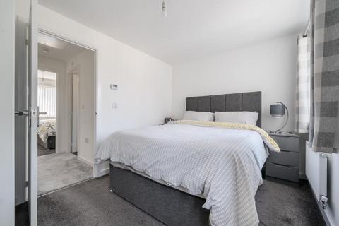 21 Gordon Marshall Close, Witney, OX29 7AT