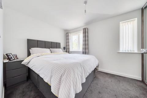 21 Gordon Marshall Close, Witney, OX29 7AT