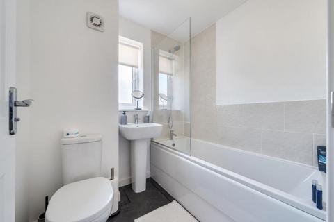 21 Gordon Marshall Close, Witney, OX29 7AT