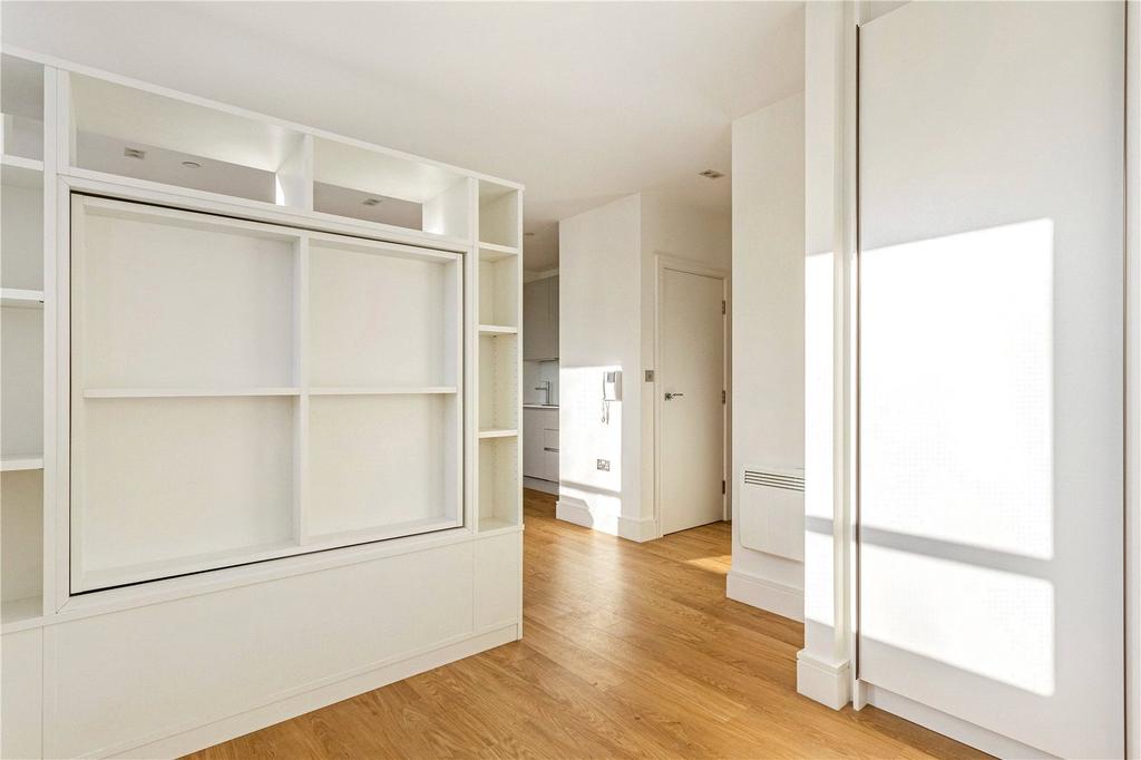 Langwood House, 6381 High Street, Rickmansworth, WD3 Studio £1,050 pcm (£242 pw)