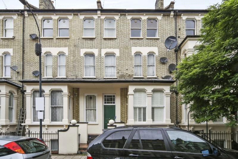 Lakeside Road, Brook Green, London, W14 3 bed apartment £2,492 pcm (£