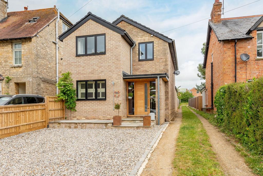 Woodstock Road, Witney, OX28 4 bed detached house for sale £700,000