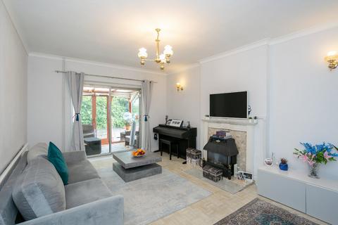 55 Richfield Road, Bushey, WD23 4JY