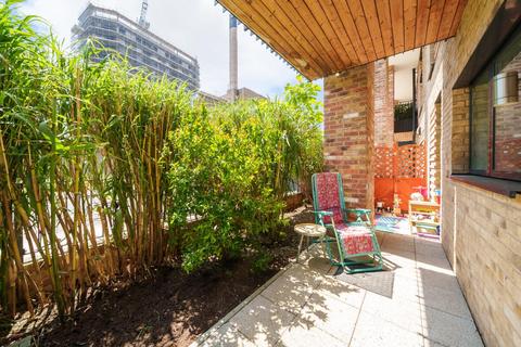 1 Whelan Road, Acton, London, W3 8UG