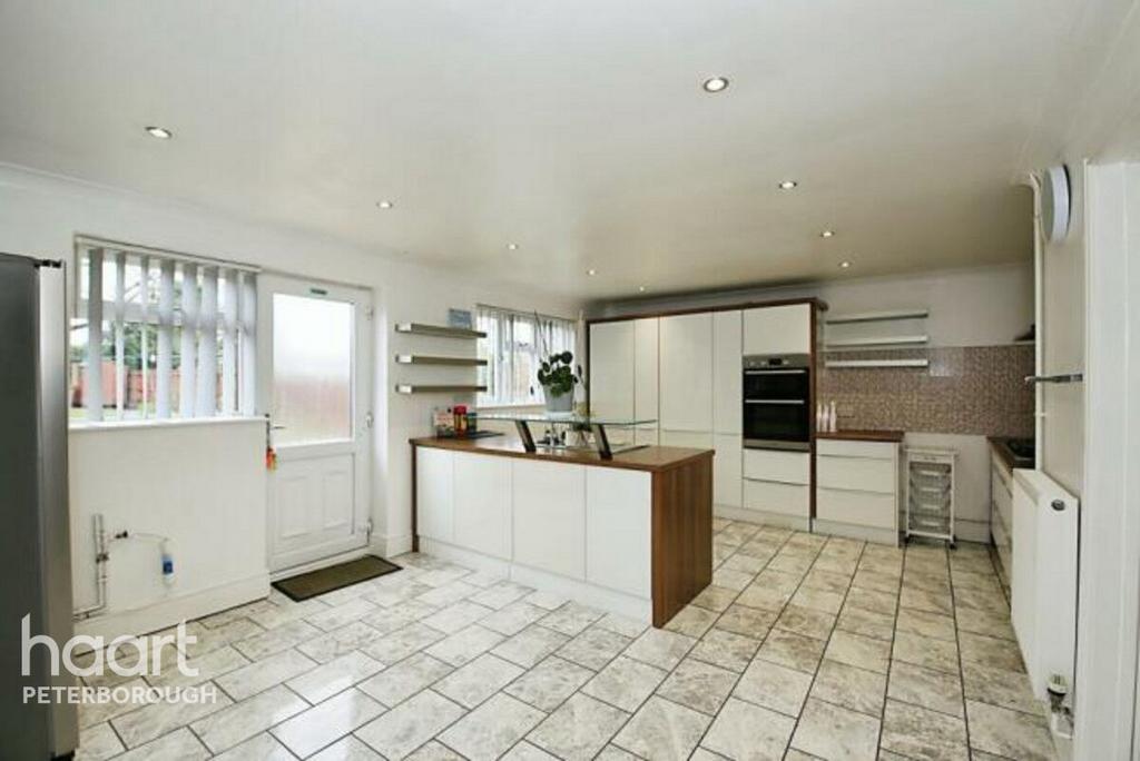 Elmfield Road, Peterborough 4 bed detached house for sale £450,000