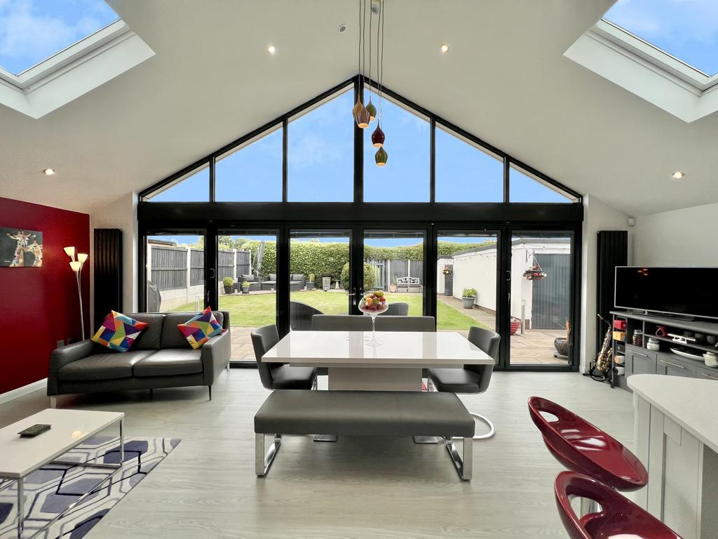 Derwent Avenue, Garforth 3 bed detached bungalow £425,000