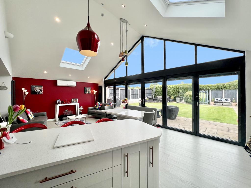 Derwent Avenue, Garforth 3 bed detached bungalow £425,000