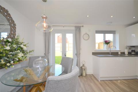 3 bedroom semi-detached house for sale, Strawberry Way, Mirfield, WF14