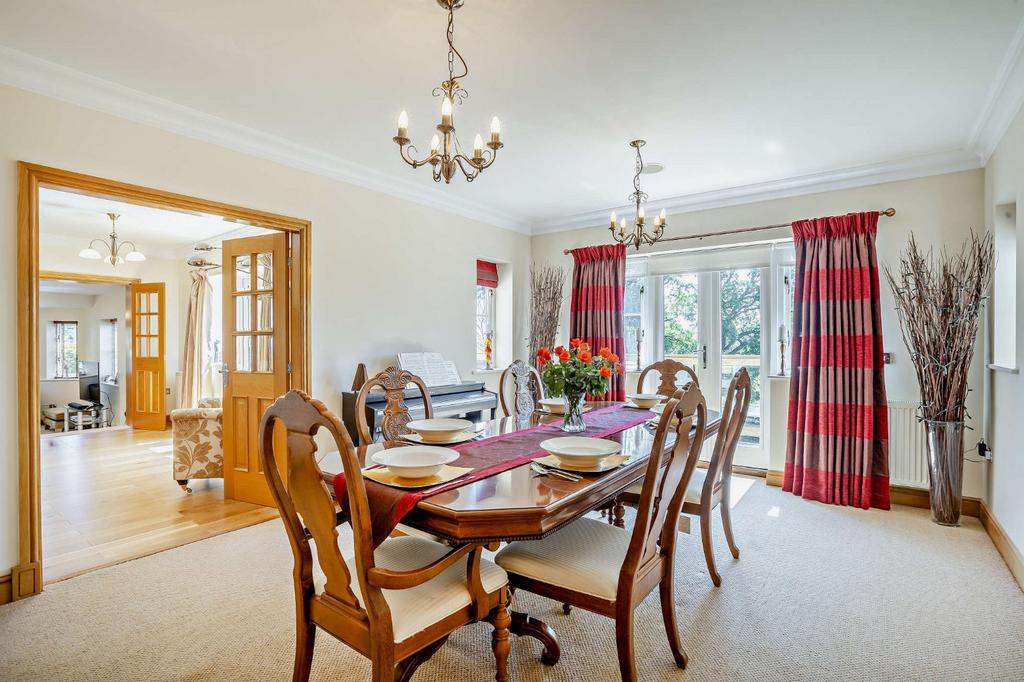 Morda Close, Oswestry, Shropshire, SY11 5 bed detached house £850,000