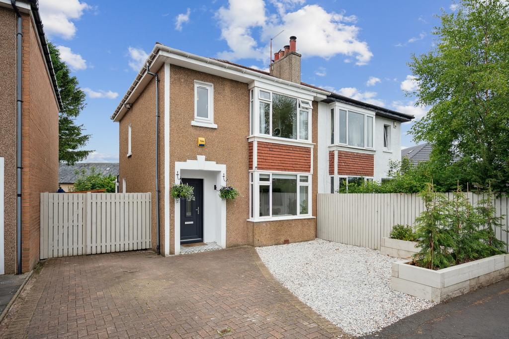Iain Drive, Bearsden, East Dunbartonshire, G61 4PD 3 bed semidetached