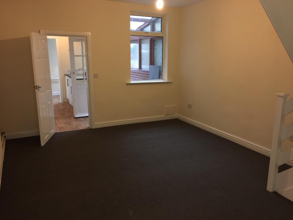 3  Bedroom End of Terrace Property for rent