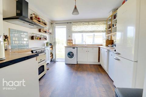 3 bedroom cottage for sale, Old London Road, Ipswich