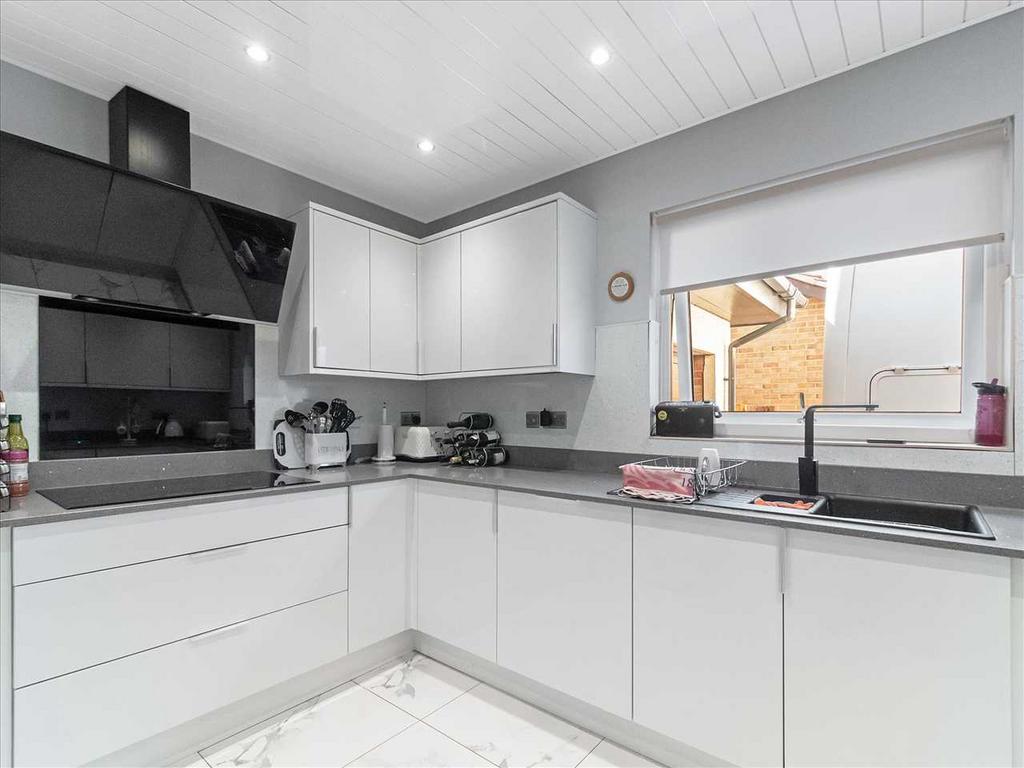 Kitchen (1)