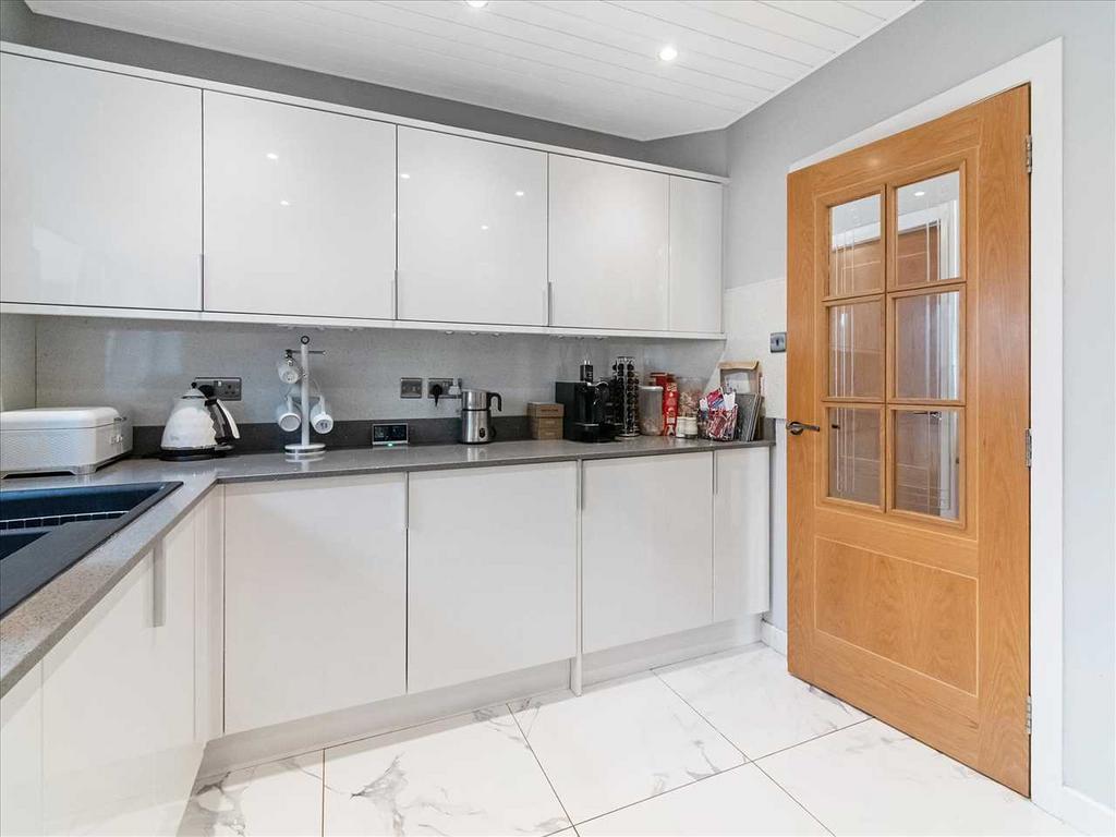 Kitchen (2)