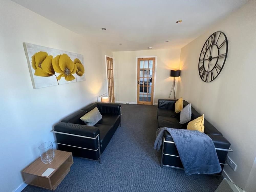 Lounge 3