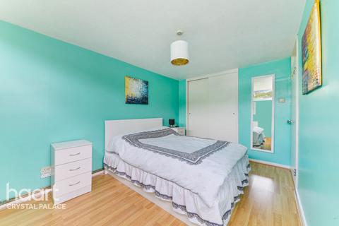 34 Kitley Gardens, London, SE19 2RY