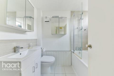 34 Kitley Gardens, London, SE19 2RY