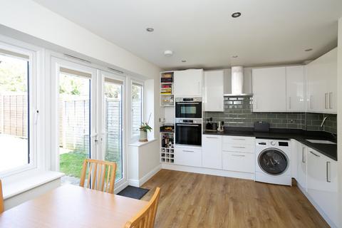 24 Wright Close, Bushey, WD23 2FH