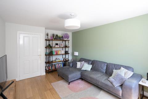 24 Wright Close, Bushey, WD23 2FH
