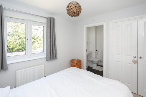 24 Wright Close, Bushey, WD23 2FH