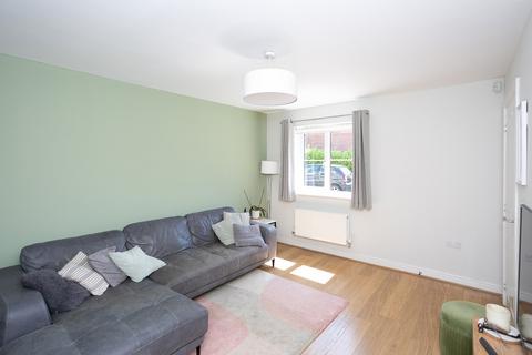 24 Wright Close, Bushey, WD23 2FH