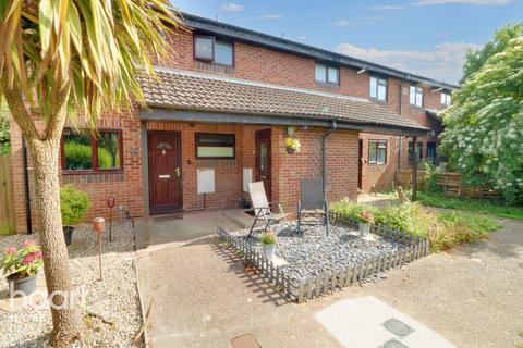 31 Perry Close, Uxbridge, UB8 3HR
