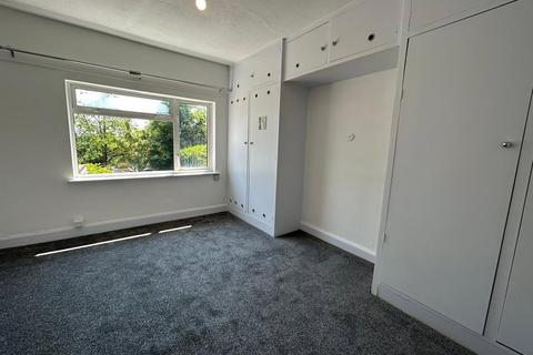 2 bedroom maisonette to rent, London Road, Binfield, Bracknell, Berkshire, RG42