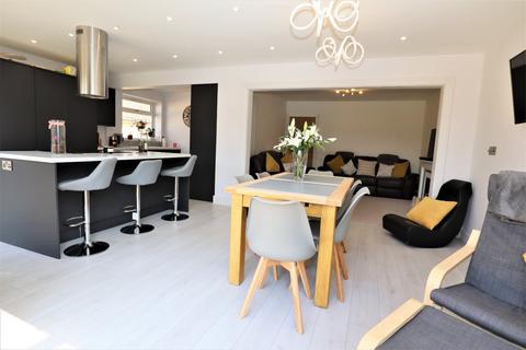 17 Apsley Crescent, Poole, BH17 7LX