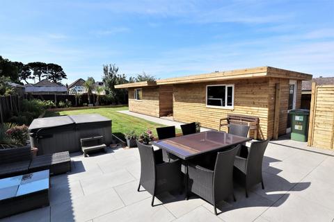 17 Apsley Crescent, Poole, BH17 7LX