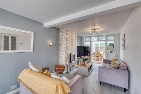 151 Castle Lane, Solihull, B92 8RW