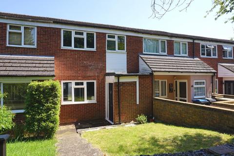 21 Angus Close, Chessington, KT9 2BW