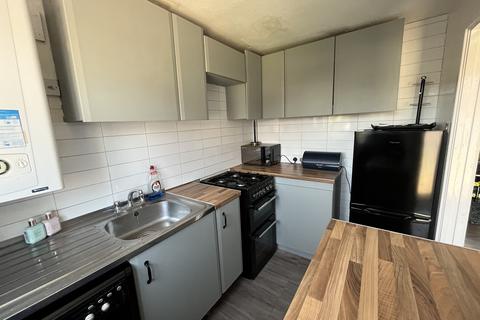 21 Angus Close, Chessington, KT9 2BW