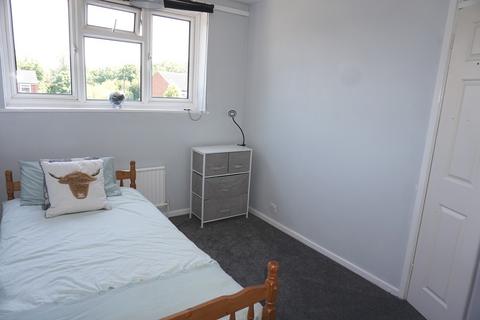 21 Angus Close, Chessington, KT9 2BW