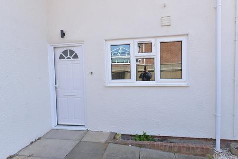 2 bedroom apartment for sale, Aldbury Court, Grove Road, Barton On Sea, New Milton, BH25