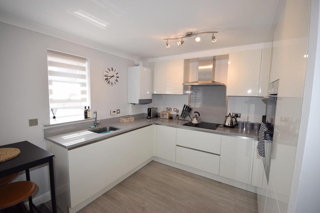 West Cliffe, Lytham 1 bed apartment £625 pcm (£144 pw)