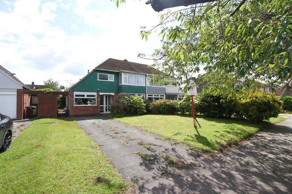 Alexandra Road, AshtoninMakerfield, Wigan, WN4 8QS 3 bed semi