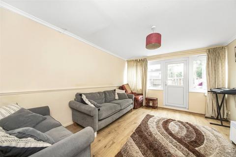 3 bedroom apartment for sale - Belvoir Close, Mottingham, SE9