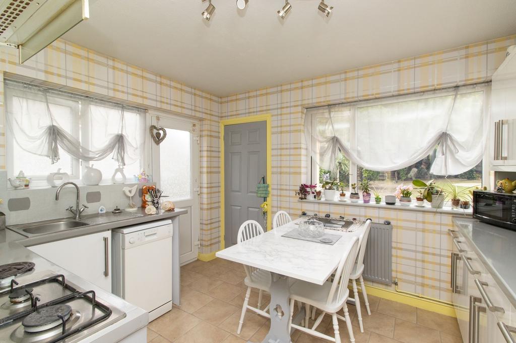 Millmead Road, Margate, CT9 3 bed detached bungalow for sale £425,000