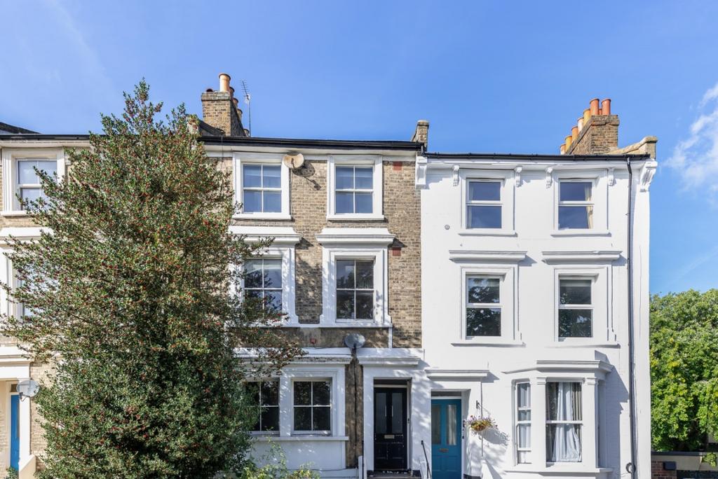 Park Hall Road London SE21 1 bed apartment £1,350 pcm (£312 pw)