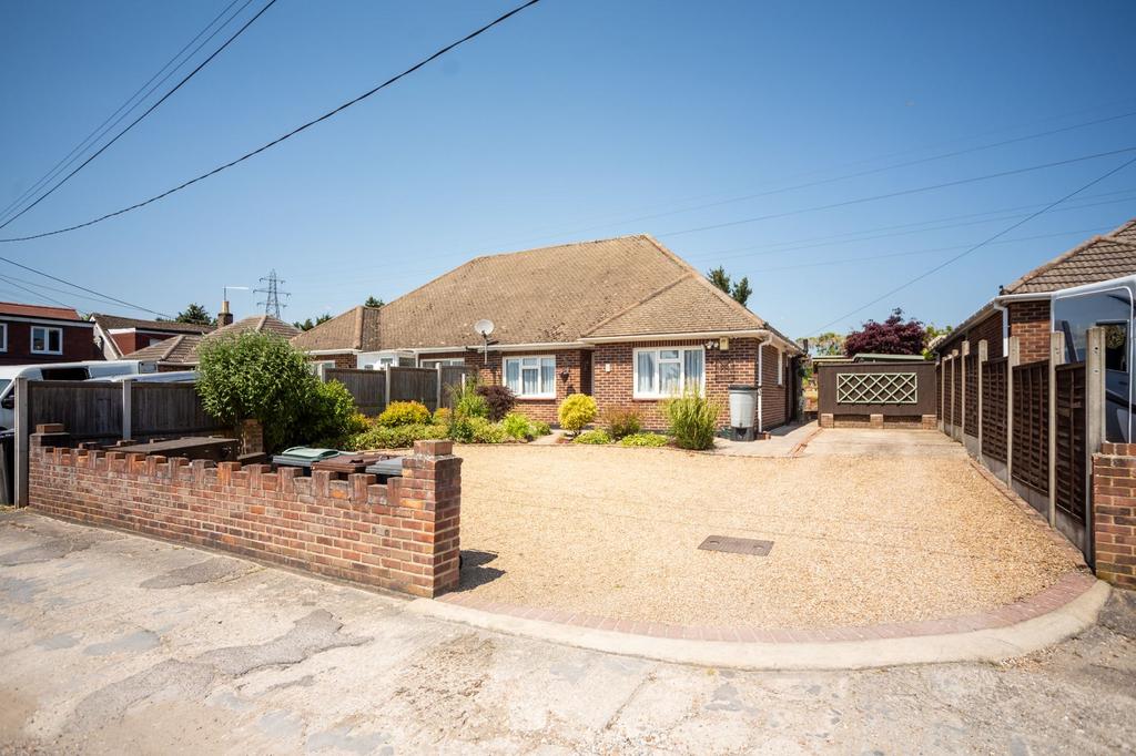 Annie Road, Snodland, ME6 3 bed property for sale £380,000