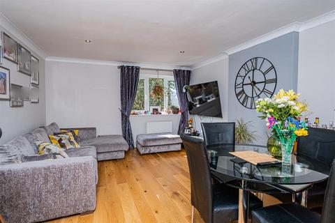 20 Campion Close, Denham, Uxbridge, UB9 5BX