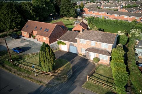 5 bedroom detached house for sale, Dilmore Lane, Fernhill Heath, Worcester, WR3