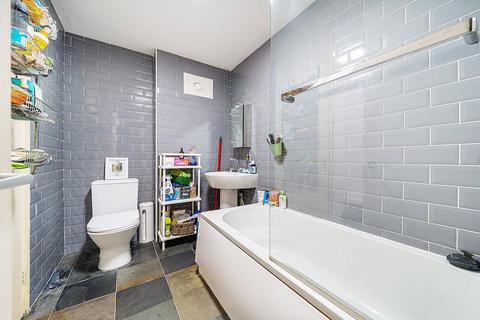 51 Wivenhoe Close, London, SE15 3QJ