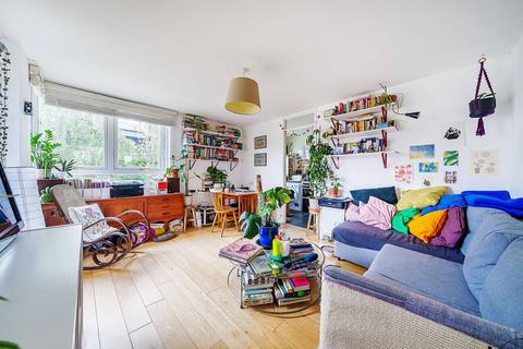 51 Wivenhoe Close, London, SE15 3QJ