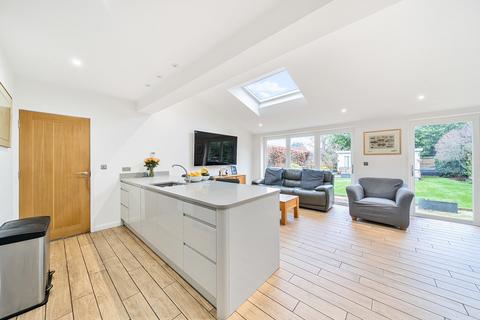 7 Amberley Close, Send, Woking, GU23 7BX