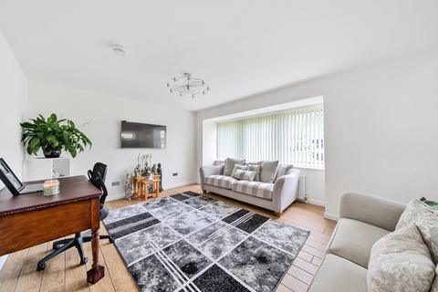 7 Amberley Close, Send, Woking, GU23 7BX