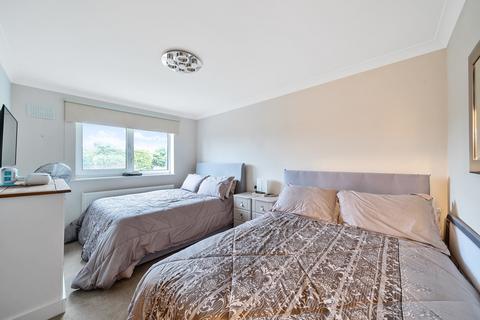 7 Amberley Close, Send, Woking, GU23 7BX